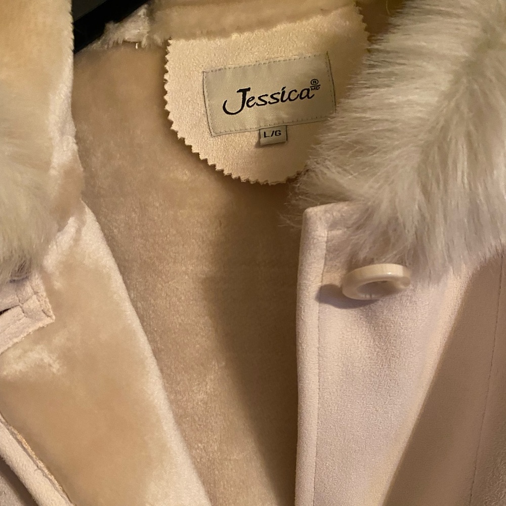Light weight coat. - Picture 3 of 3